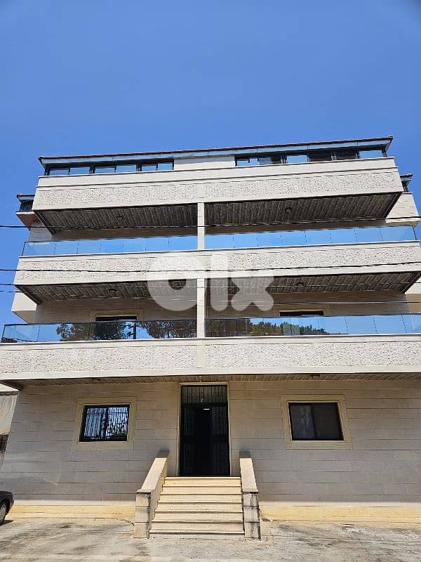 Charming 3-bedroom apartment 0