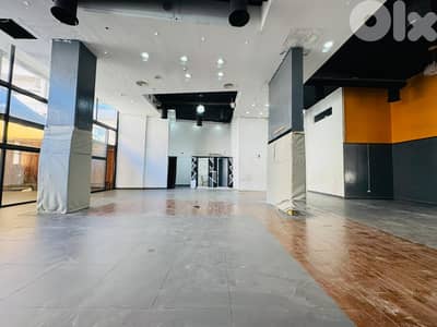 JH25-4451 Office / Salle 250m2 for rent in Hamra, $ 2,100 cash