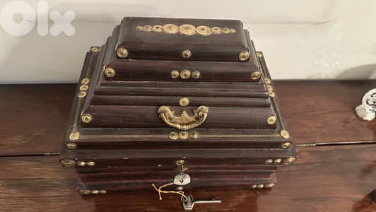 Jewelry box