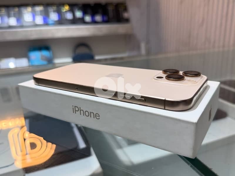 iPhone 16 Pro Max 1TB Like New: - Mint Condition 3