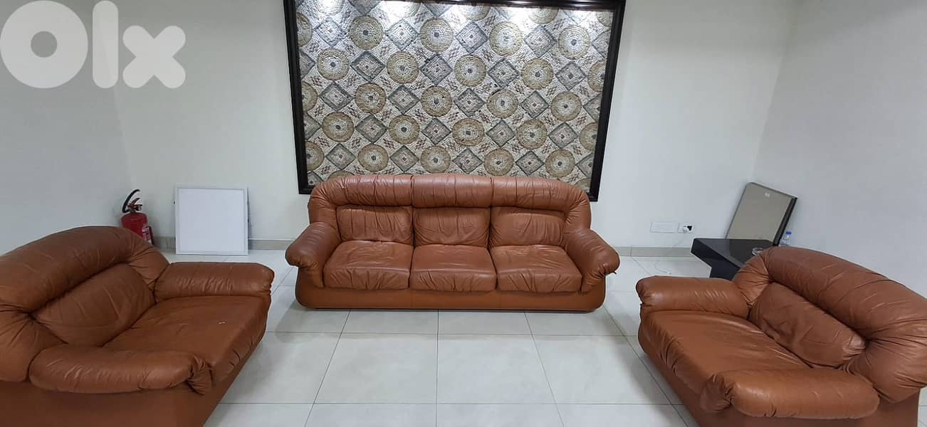 salon leather 0