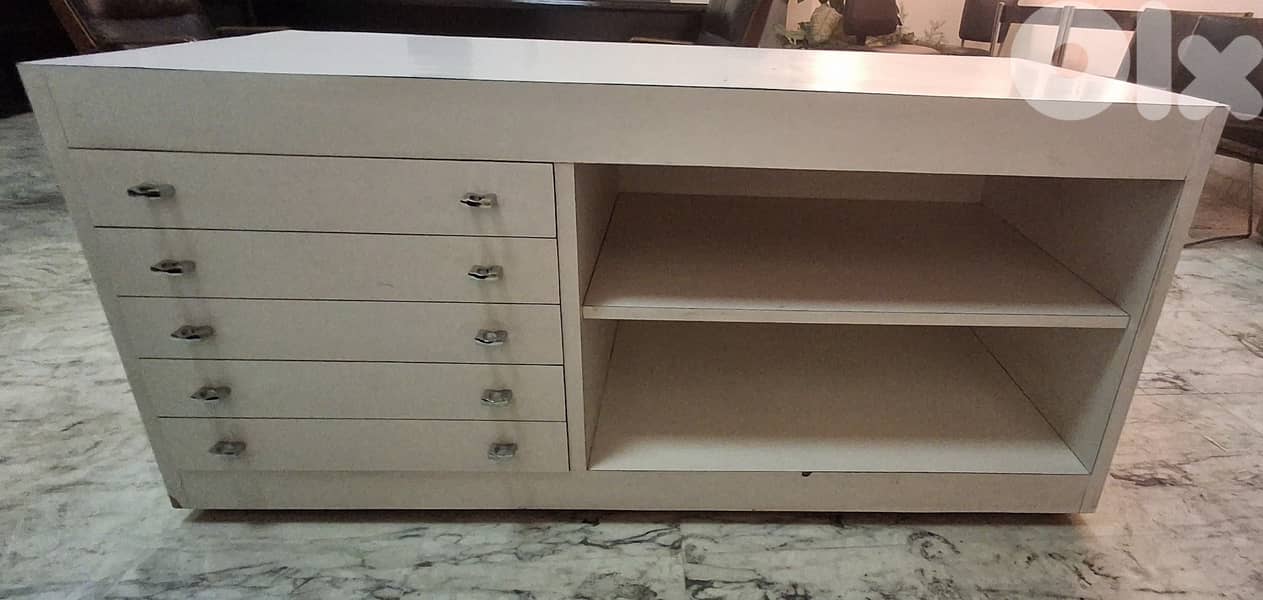 cabinet 0