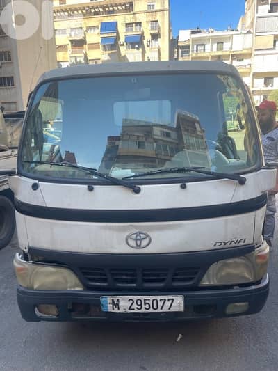 toyota dyna بحالة ممتازة للبيع
