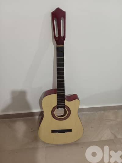 غيتار للبيع للديكور شبه جديد السعر 20$