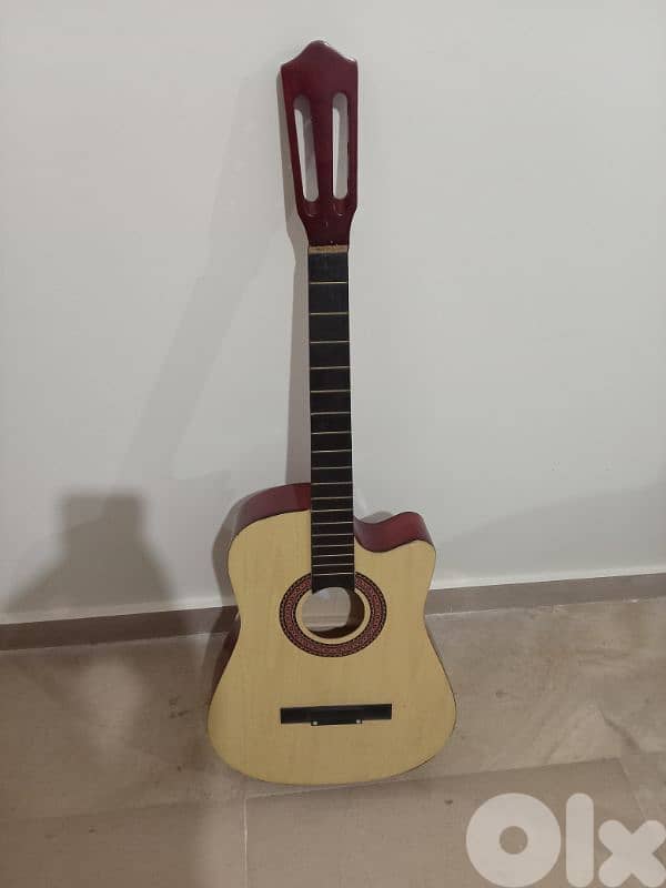 غيتار للبيع للديكور شبه جديد السعر 25$ 0