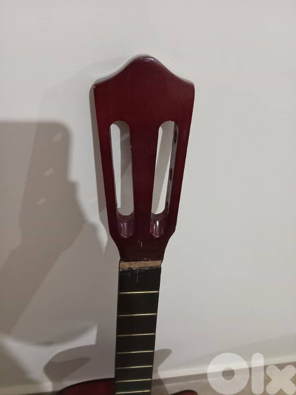 غيتار للبيع للديكور شبه جديد السعر 25$ 3