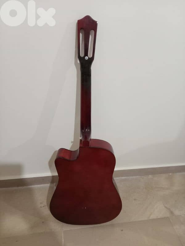 غيتار للبيع للديكور شبه جديد السعر 25$ 4