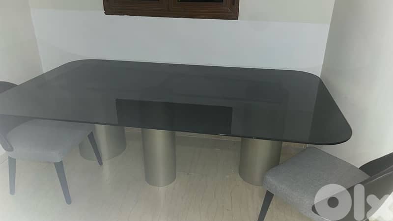 table+ chairs 1