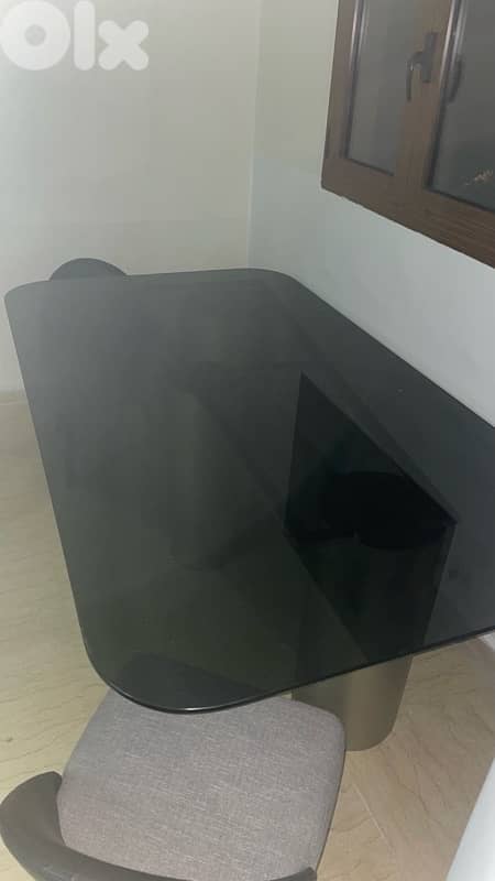 table+ chairs 2