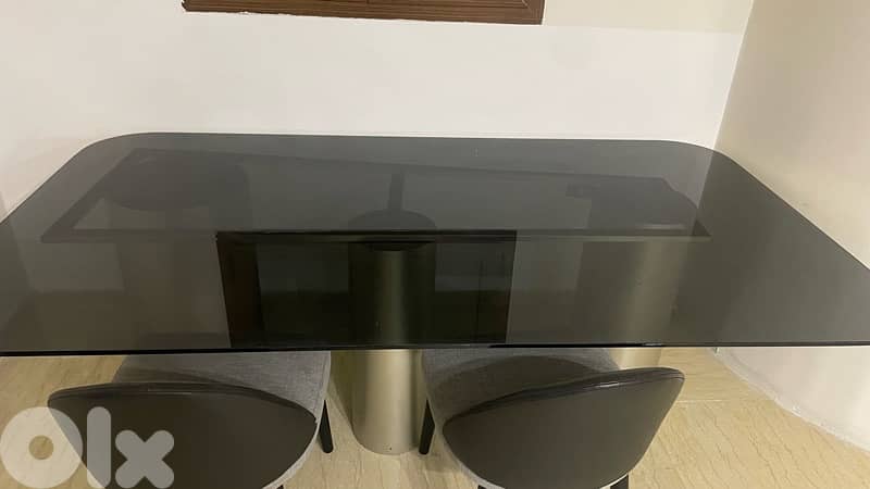 table+ chairs 3