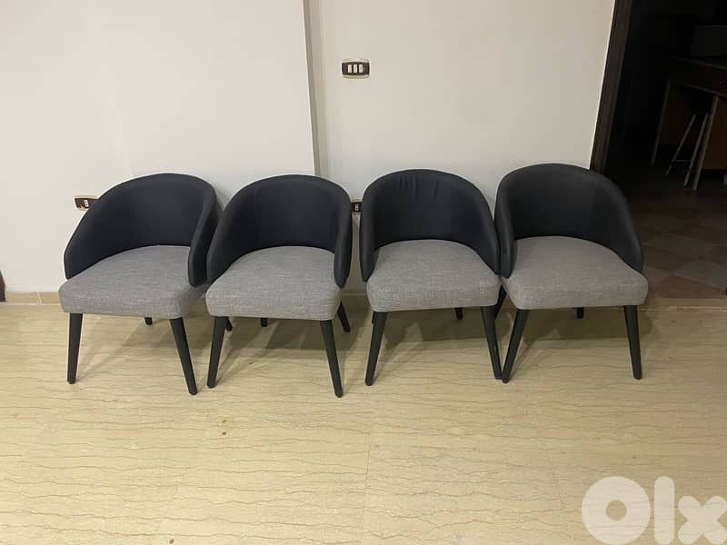 table+ chairs 4