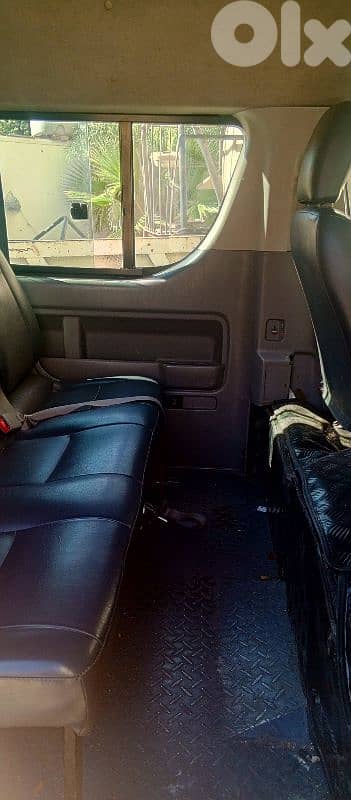 Toyota hiace 4