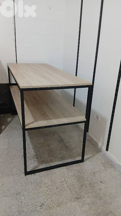طاولات ارفف عريضة