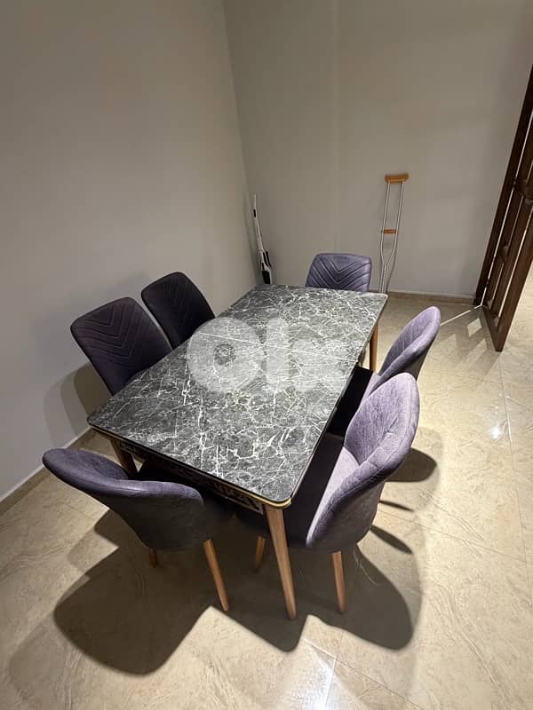 living room & dining table 7