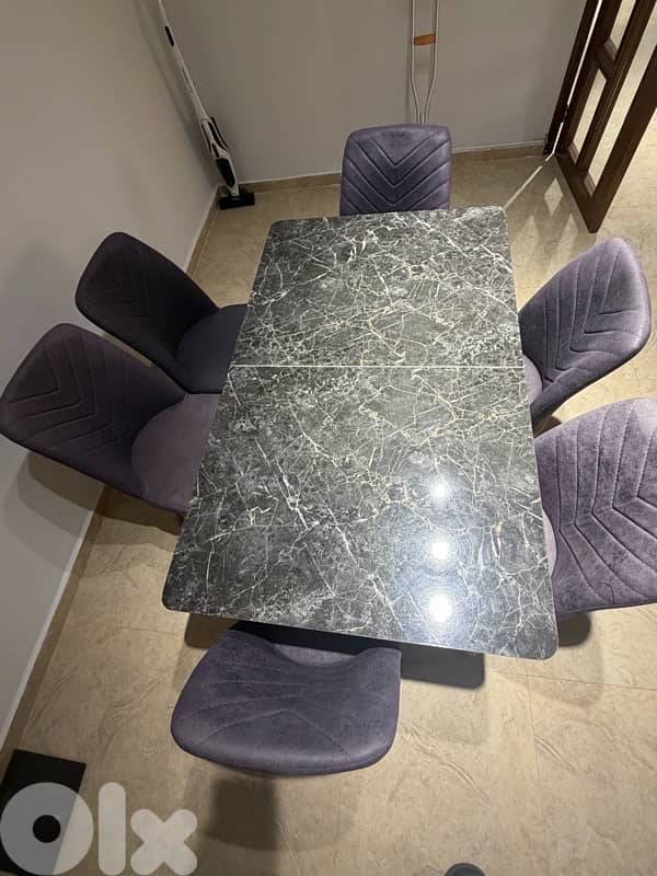 living room & dining table 9