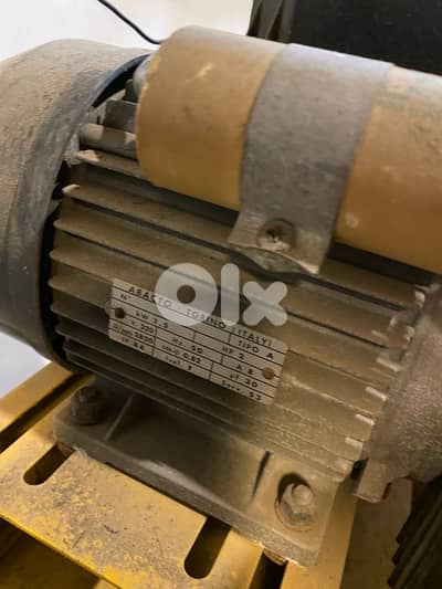 Air Compressor – Italian Motor 2HP – Excellent Condition