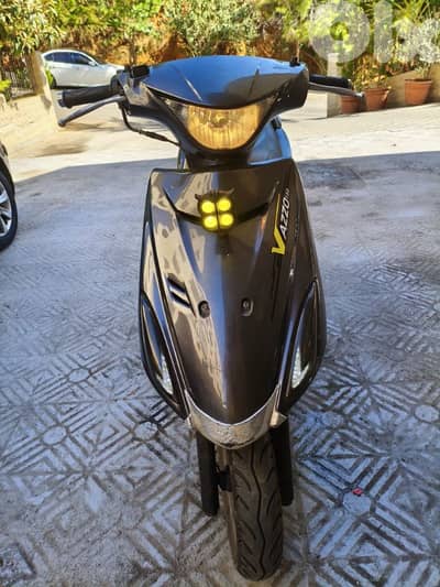 V150 Azzo