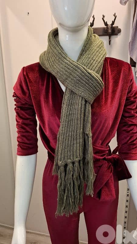 women's scarf 0