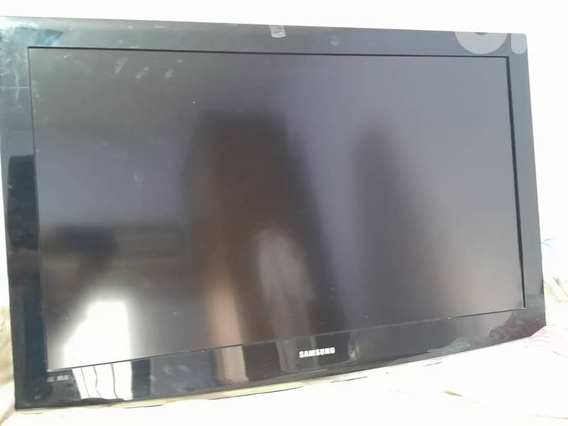 Samsung 40" HD LCD TV - good condition 2