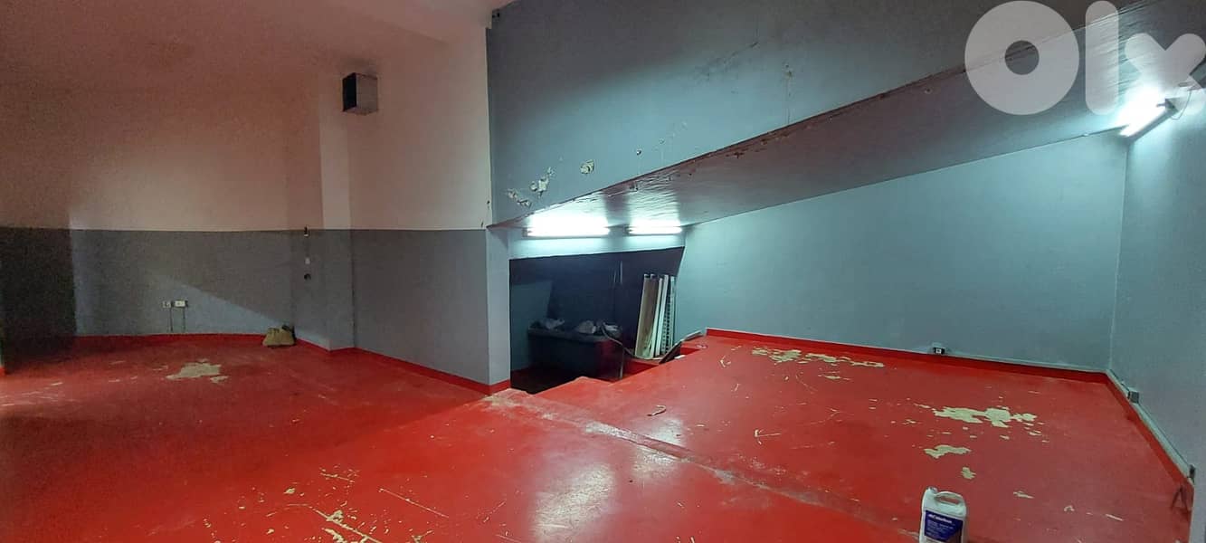300 sqm Warehouse for Rent in Sin El Fil مستودع للإيجار بمساحة في 0