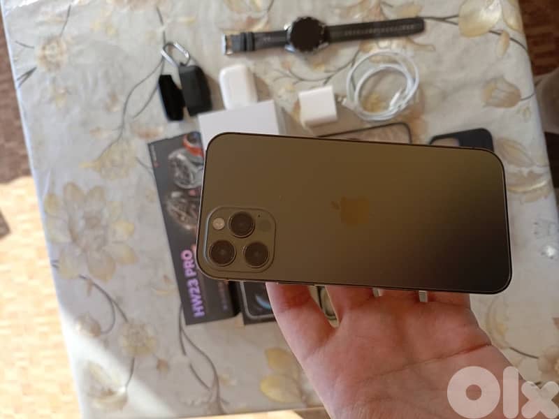 iphone 12 pro 128 gega with all accessories 2