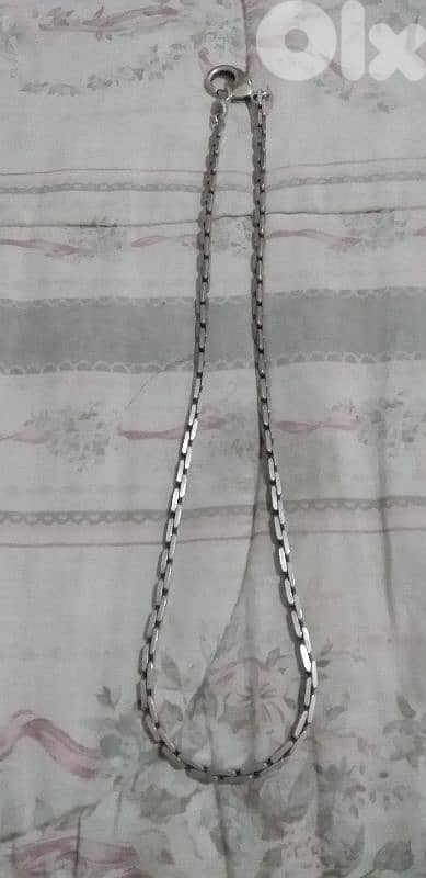 سنسال فضة وزنه 35.3  سعره 105$