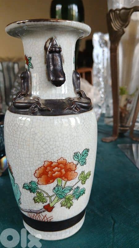 vintage Chinese vase 1