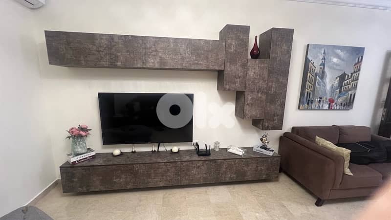 TV Unit 0
