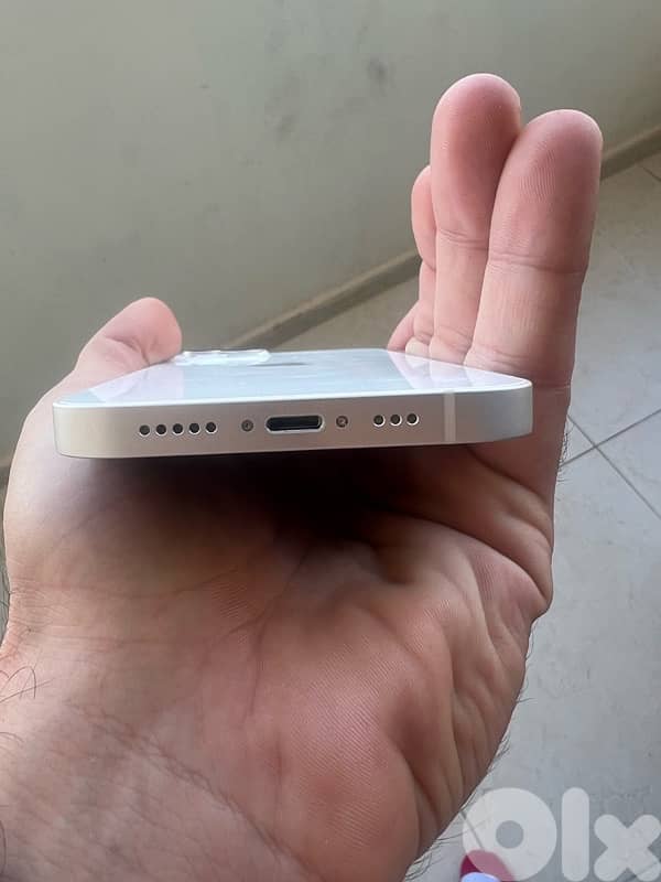 iPhone 13 3