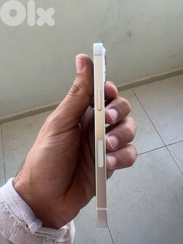 iPhone 13 4
