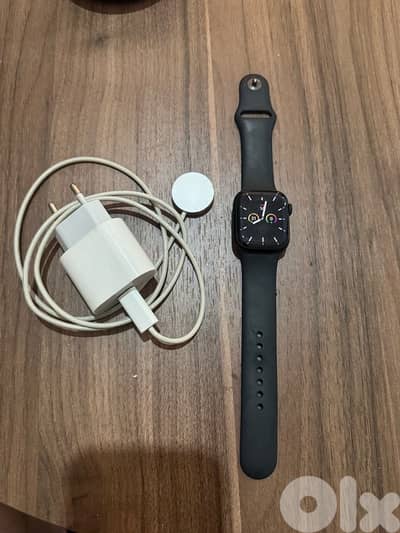 Apple watch series 7 very good condition + charger