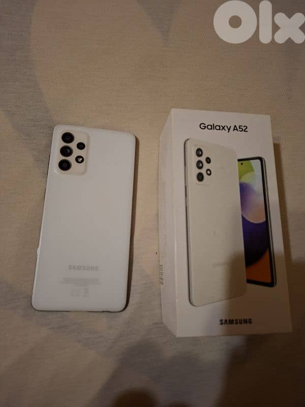 Samsung Galaxy A52 256 GB in white 2