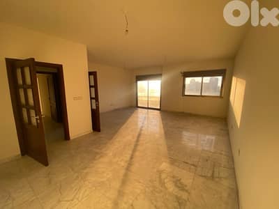 Specious apartment for sale in hamra