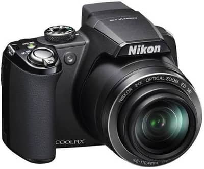 Nikon Coolpix P90 digital camera with bag