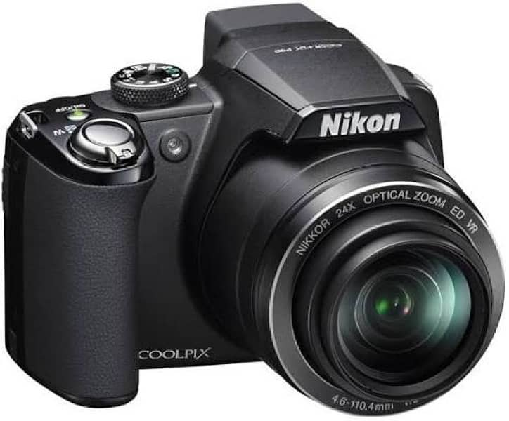 Nikon Coolpix P90 digital camera with bag 0