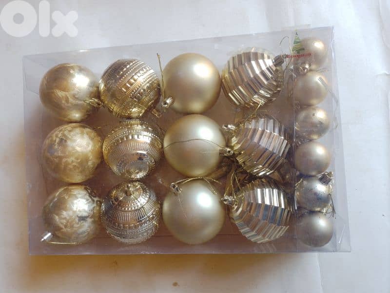 24 pieces Christmas decorations 1