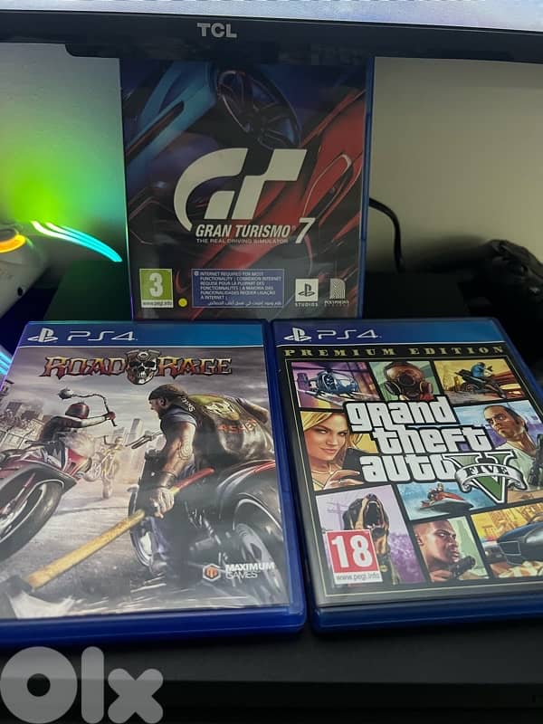 playstation 4 slim 500gb. 4k used only 2 times 1