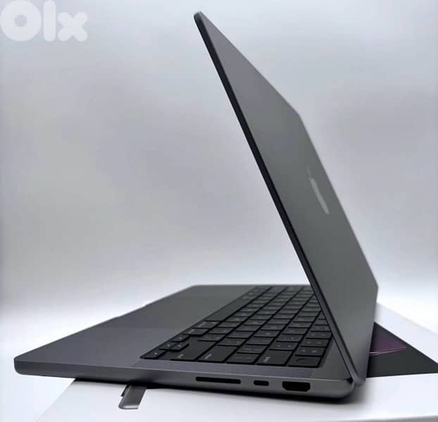 MacBook Pro M1 2021 – Power & Performance Combined 8