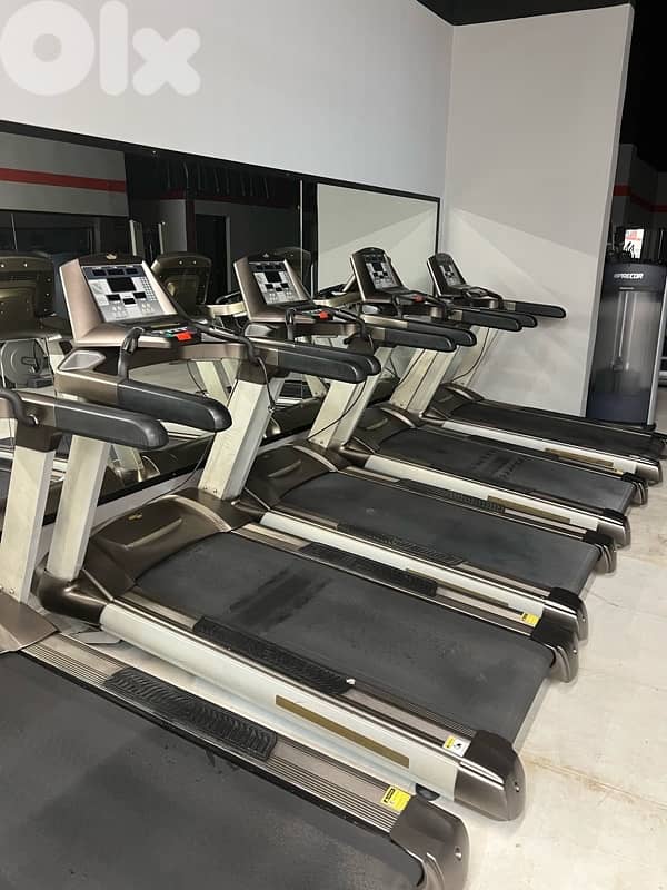 treadmills excellent condition for sale 2
