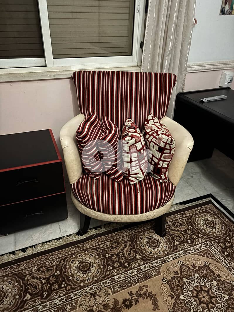Good condition - 2x sofa bed + 2x bergere 0