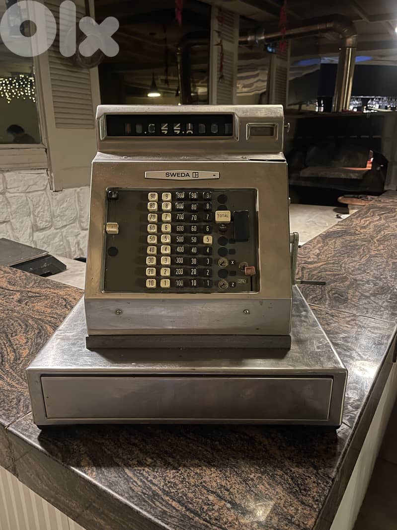 Old Cashier 1