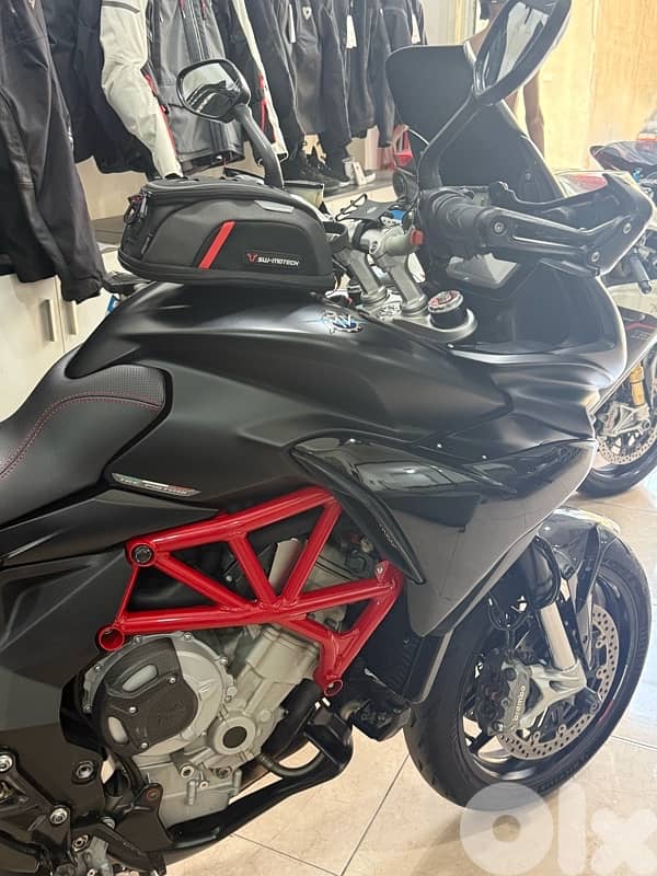 MV Agusta turismo veloce lusso 4