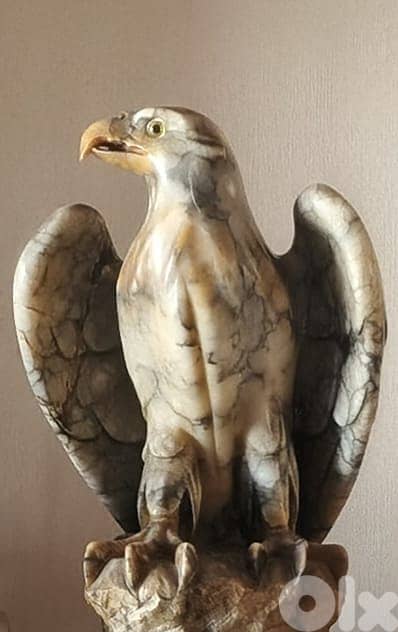 Antique marble eagle 1