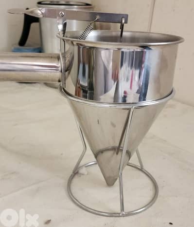wax-making tools - أغراض صناعة الشمع