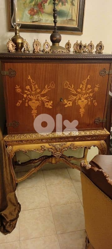 bar antik 380$