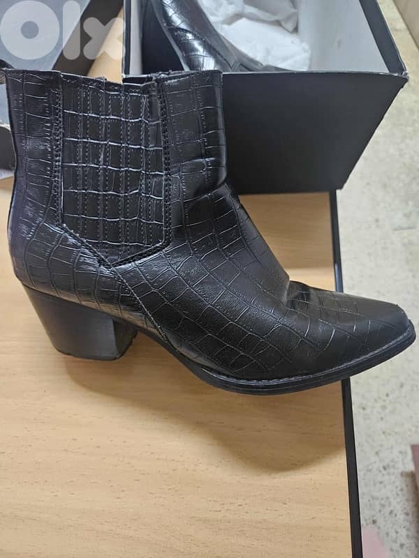 Boots 0