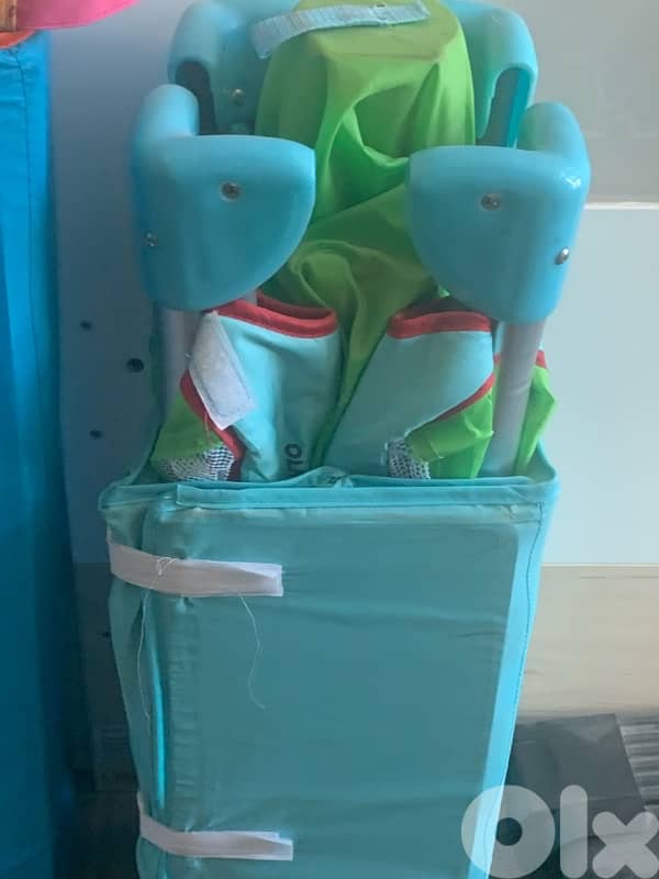 High chair, stroller, car seat…. 5