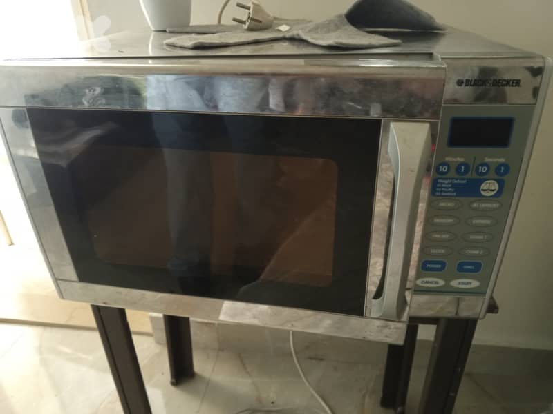 Micro wave (black & decker) 1000 wat 3