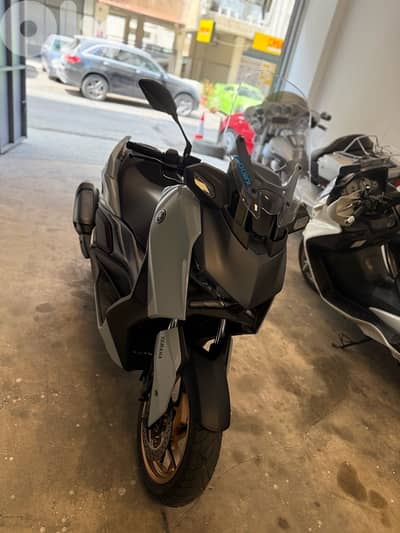 X-max