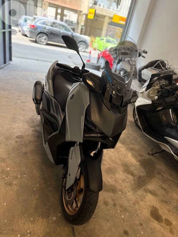 X-max 0